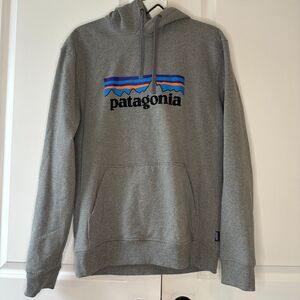 Patagonia P-6 Logo Uprisal Hoody Gravel Heather Hoodie‎ Sweatshirt Regular Fit M
